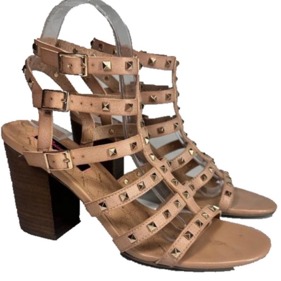 BETSEYVILLE Naveah Gladiator Gold Studded Tan Block Heeled Sandals - Picture 2 of 8